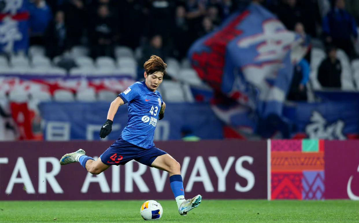 队内角色球员崭露头角,发挥出色 队内角色球员崭露头角,发挥出色