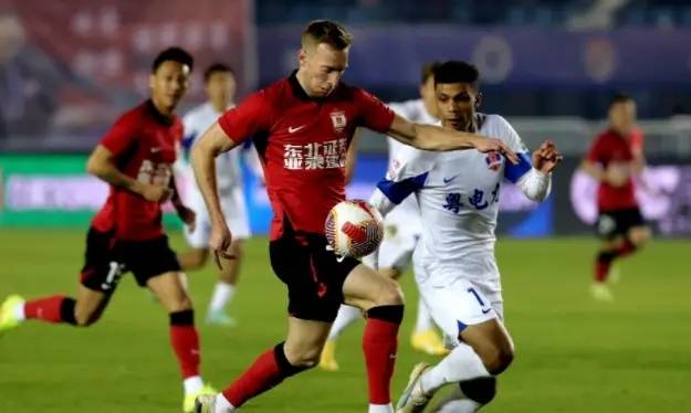 开云体育中国-关于皇马欲引进前锋补强进攻实力，引发球迷热议的信息