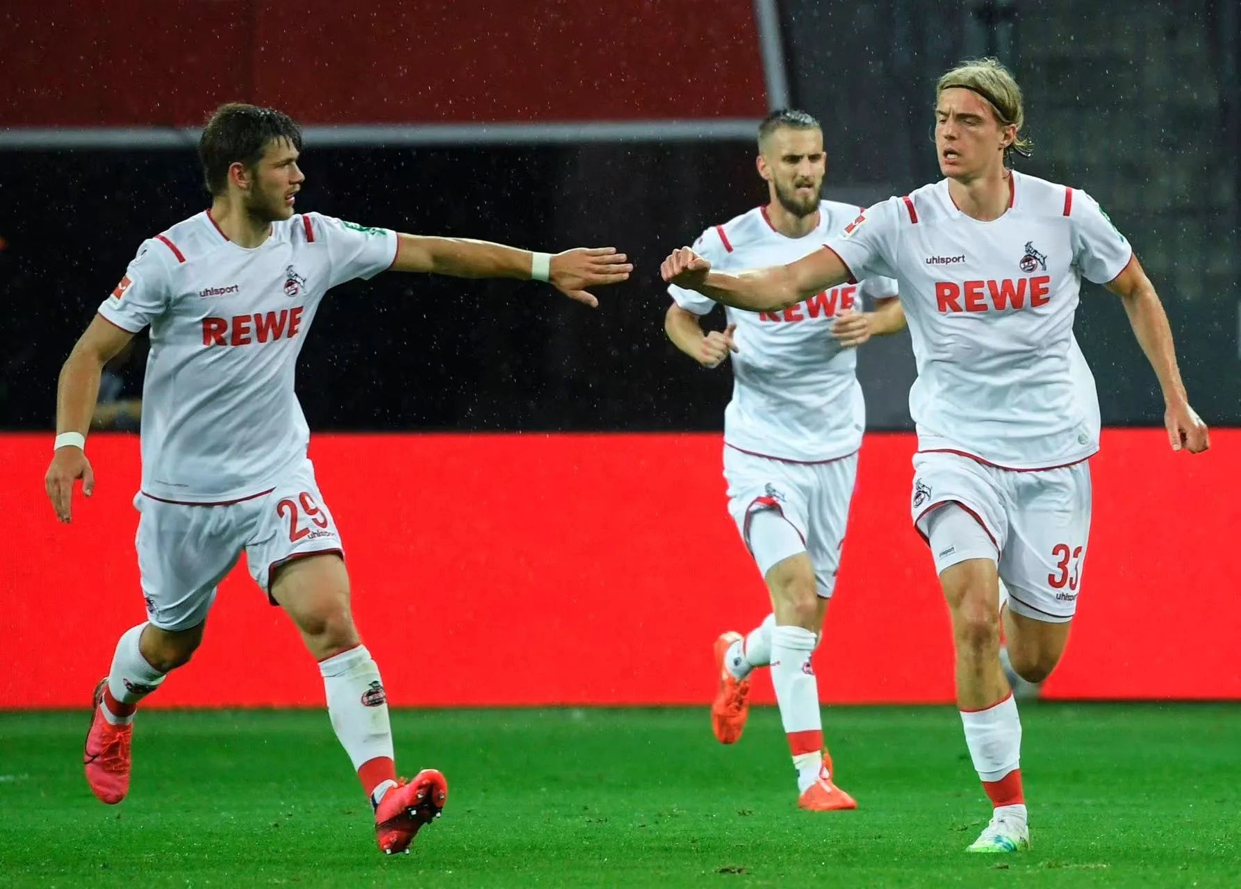 汉堡球队状态低迷,主场不敌对手遭遇惨败的简单介绍 汉堡球队状态低迷,主场不敌对手遭遇惨败的简单介绍