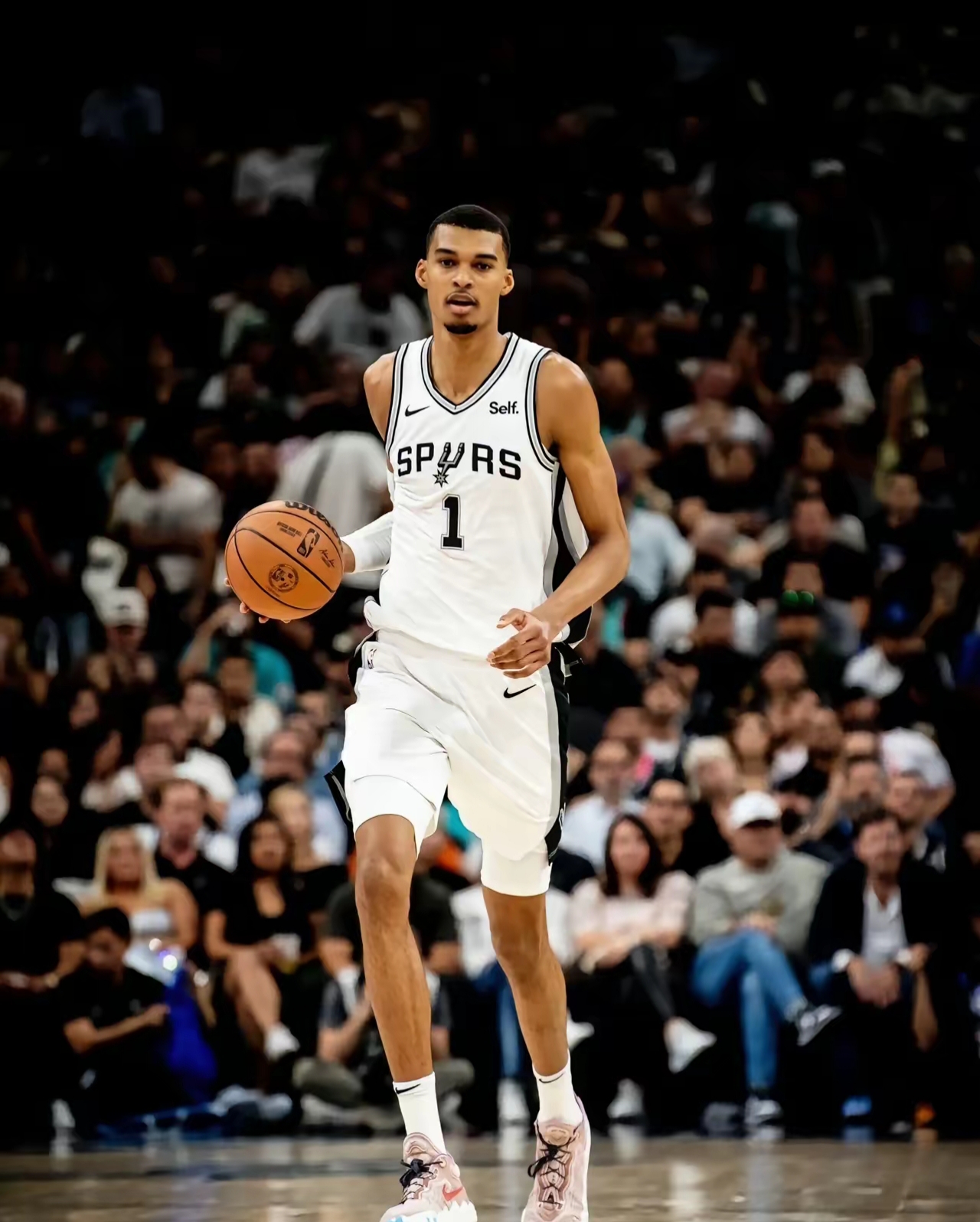 开云体育官方网站-鹈鹕队客场逼平马刺,展现不俗实力的简单介绍