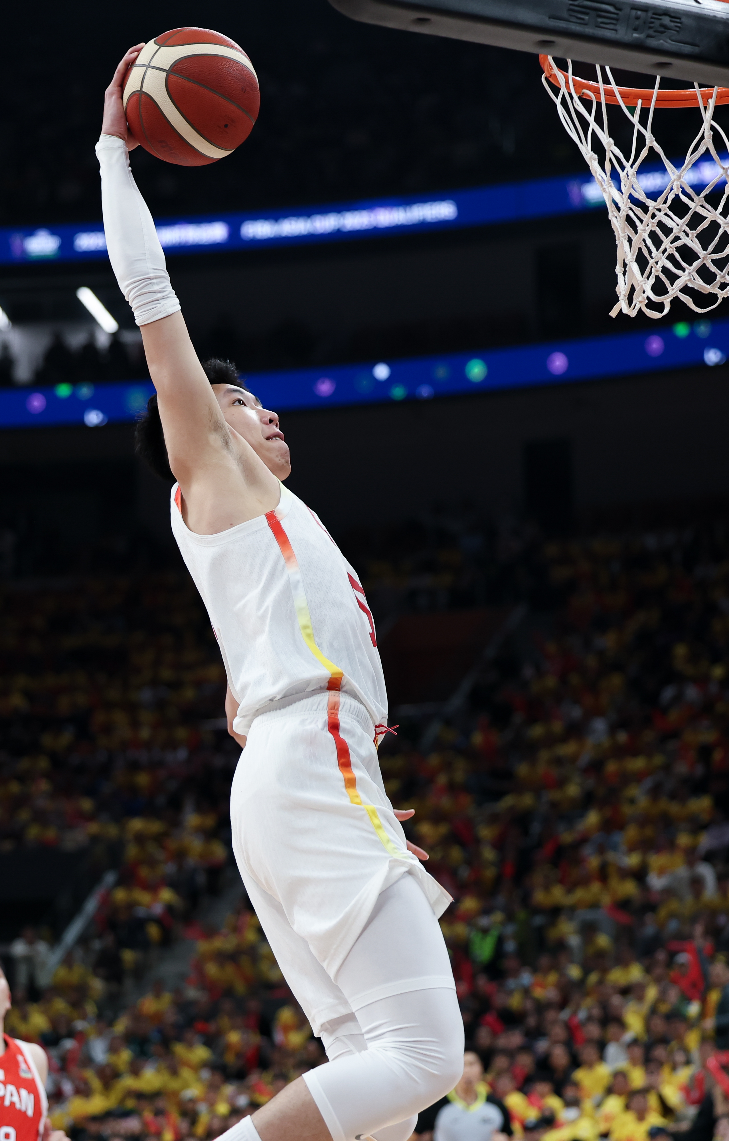 包含球员体能训练备战亚洲篮球赛，球队备战冲刺胜利的词条