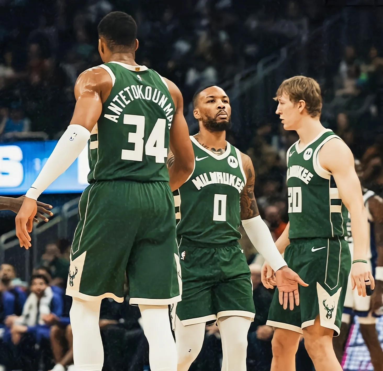 开云下载-雄鹿全队士气高涨，备战下一场比赛