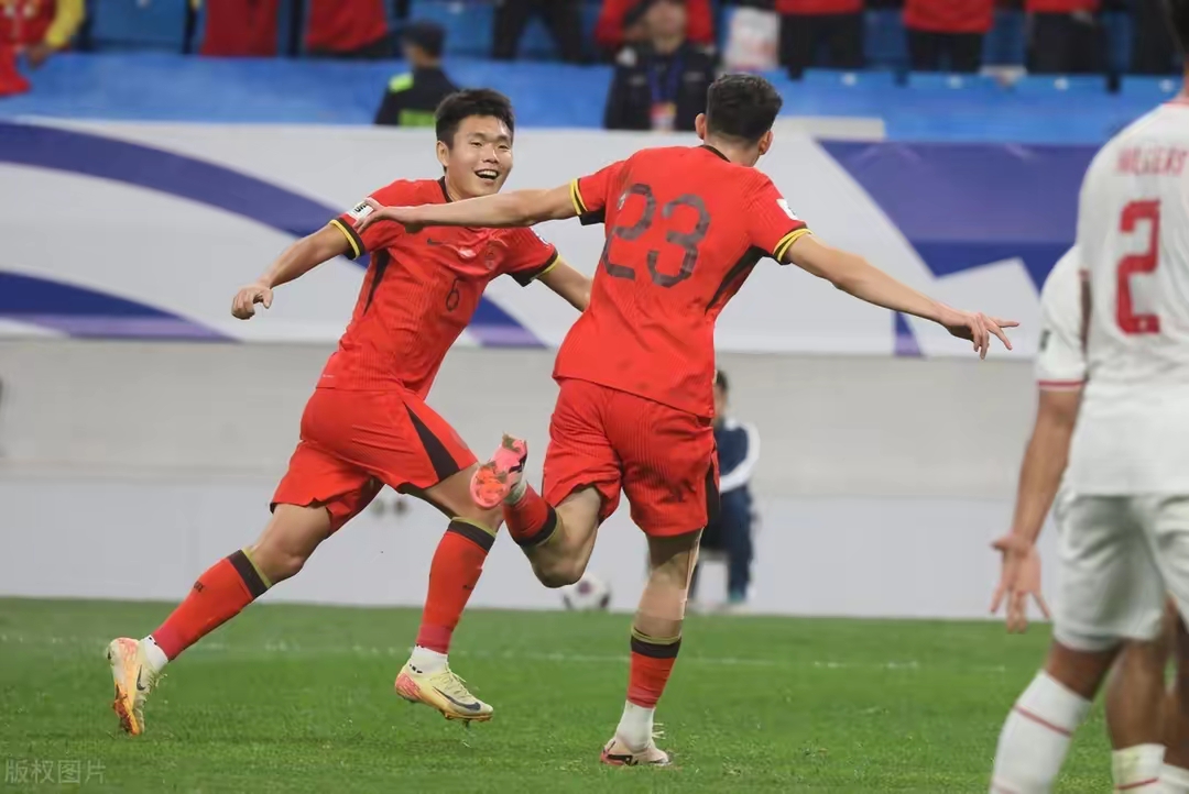 开云体育下载-进攻端表现出色，球队轻松击败对手