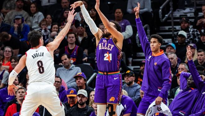 进攻端表现出色,球队轻松击败对手 进攻端表现出色,球队轻松击败对手