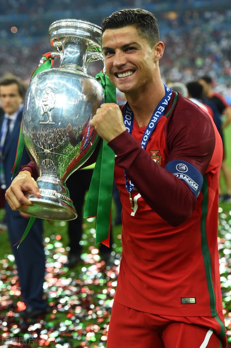 开云体育官网-捷克中锋射门技术精湛近期成为球队进攻焦点