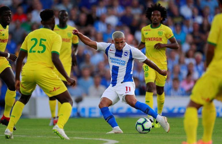 包含摩纳哥客场输给梅斯，遭遇三连败的词条