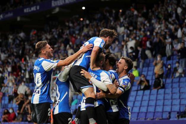 塞维利亚客场击败维拉利尔,稳居前列 塞维利亚客场击败维拉利尔,稳居前列