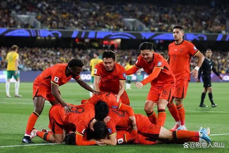 开云体育官网-关于足球狂热席卷整个城市，球迷热血沸腾欢呼雀跃的信息