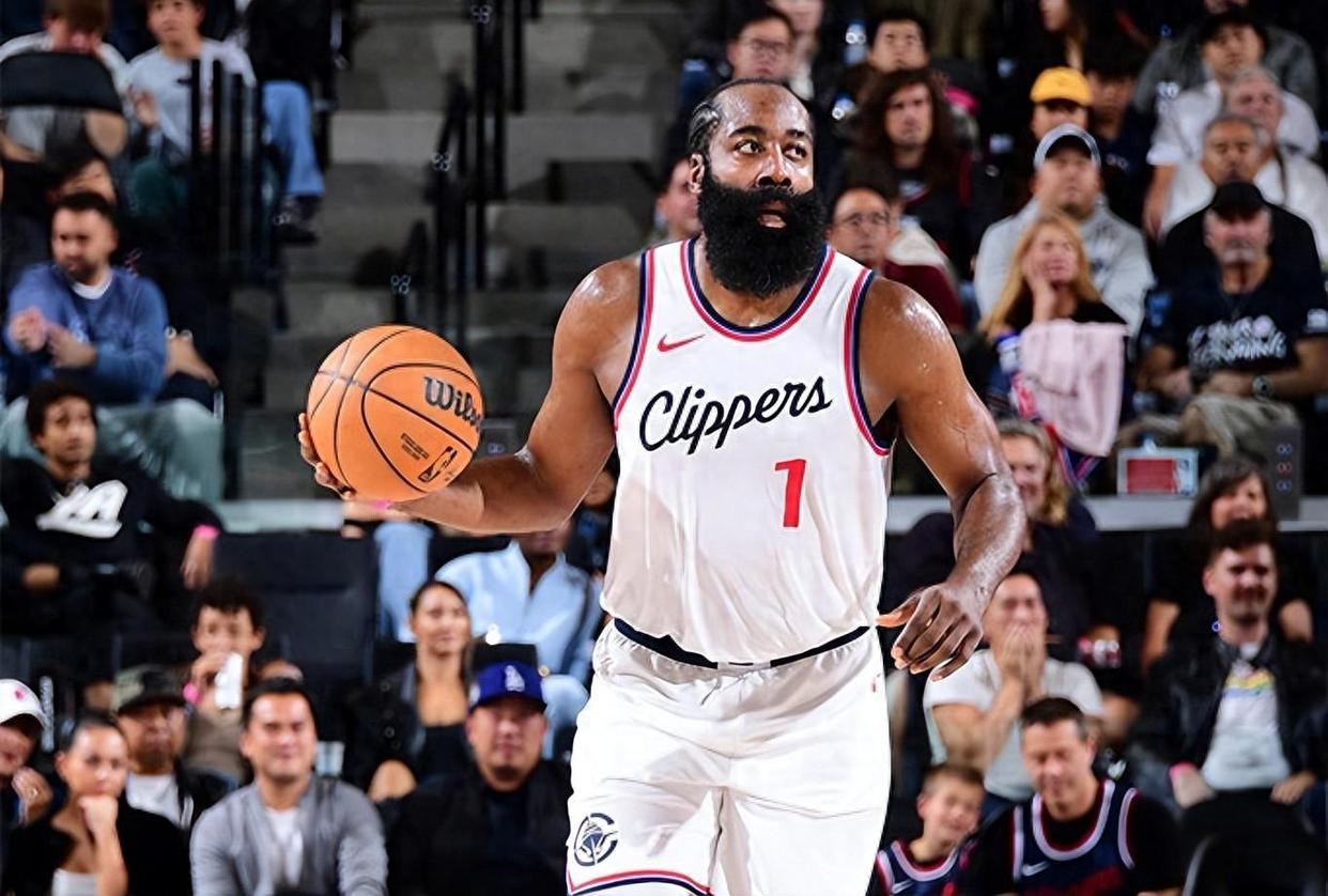 关于火箭大将哈登单场砍下三双刷新个人纪录的信息 关于火箭大将哈登单场砍下三双刷新个人纪录的信息