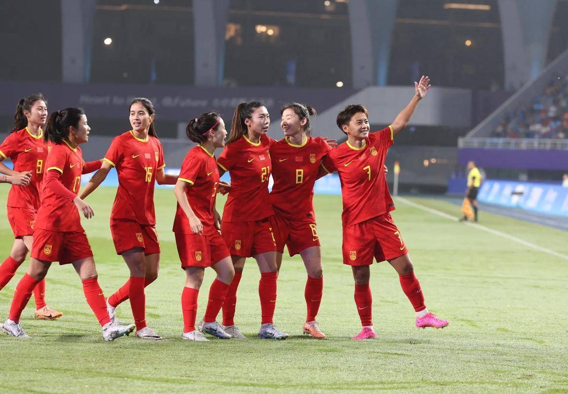 世界女足巅峰大赛,中国队抢先一步 世界女足巅峰大赛,中国队抢先一步