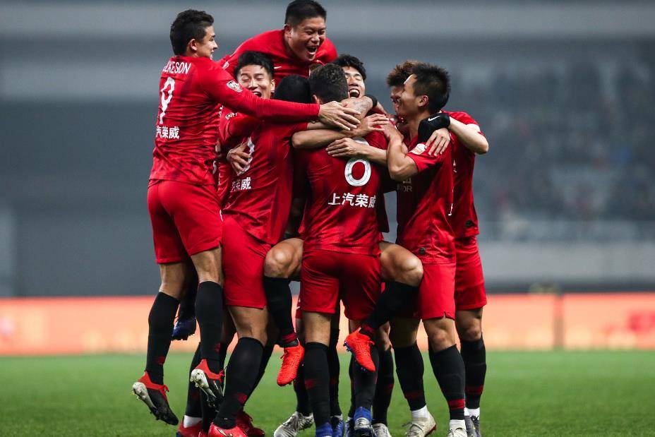 上港迎战鲁能,双方实力均衡 上港迎战鲁能,双方实力均衡