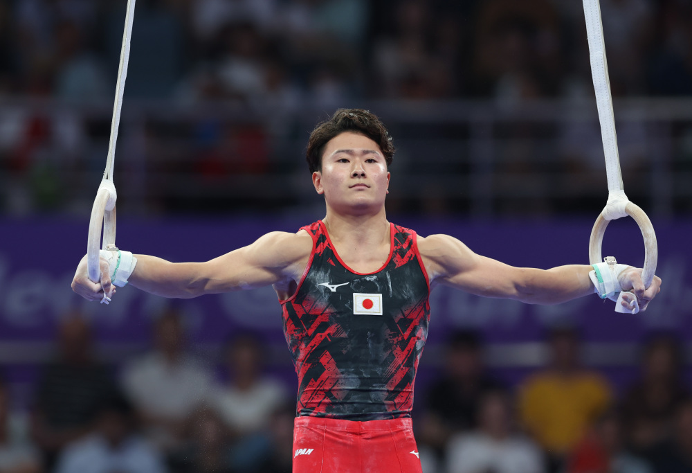 开云体育-日本选手一举夺得个人全能冠军