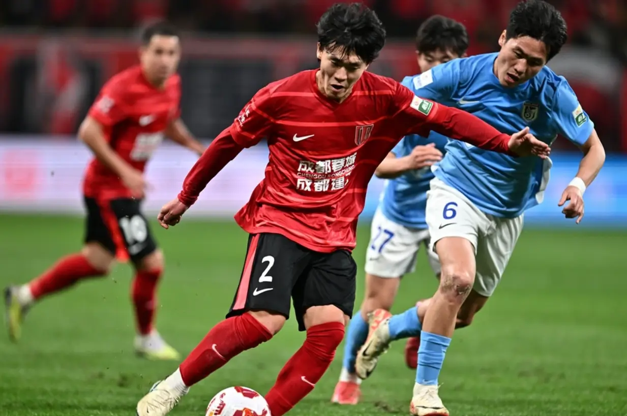 开云官网-包含大连一方主场大胜，全队士气高涨的词条