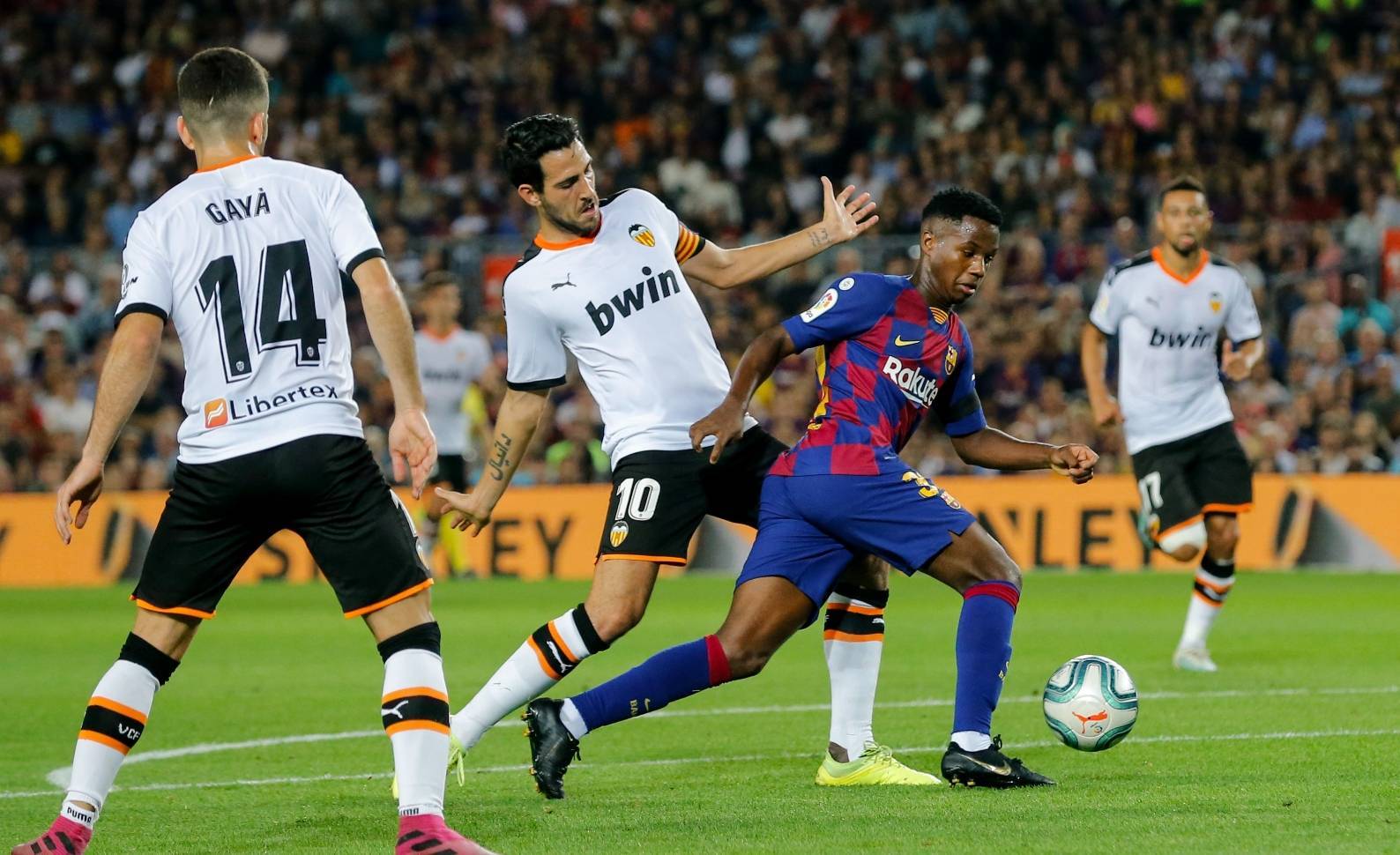 开云体育下载-巴伦西亚主场击败塞维利亚，继续领先榜首的简单介绍