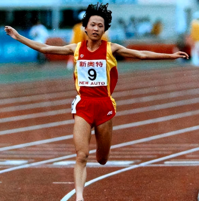 亚洲运动员破记录夺金,实力获誉 亚洲运动员破记录夺金,实力获誉