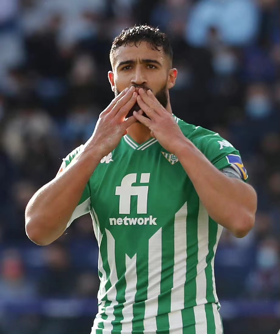 阿尔及利亚国脚在法国联赛中展现出色 阿尔及利亚国脚在法国联赛中展现出色