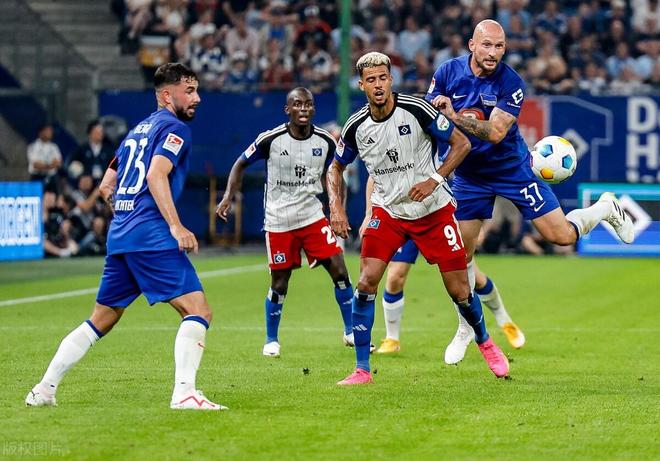 汉诺威表现出色,主场轻松获胜 汉诺威表现出色,主场轻松获胜