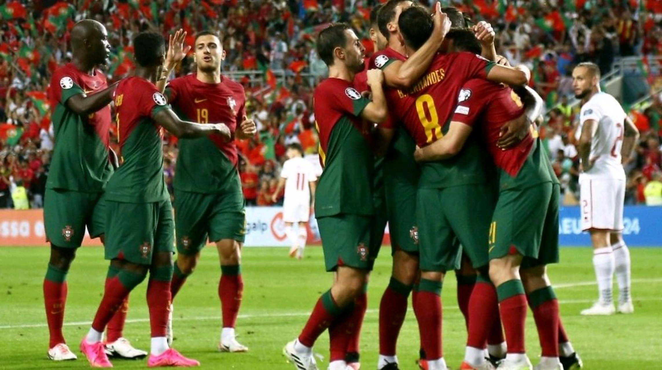 卢森堡在欧预赛中以一球战胜比利时 卢森堡在欧预赛中以一球战胜比利时