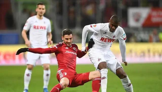 开云体育官网-顶级球队激战正酣，团队配合令人惊叹的简单介绍