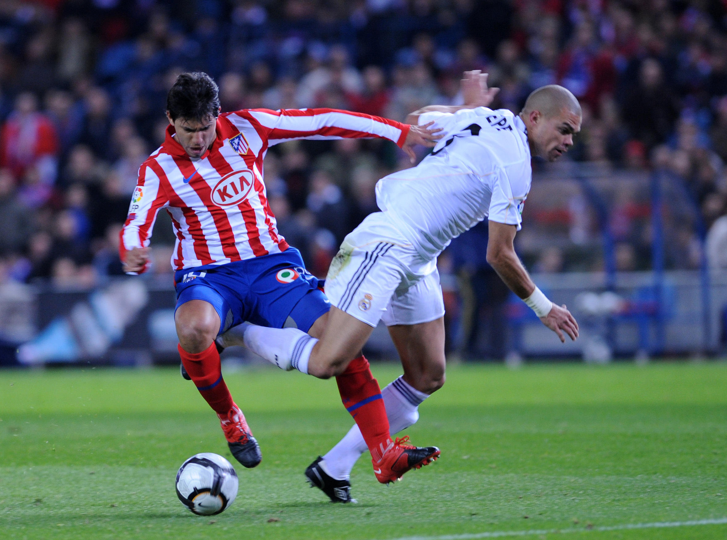 利物浦客场-不敌西汉姆,遭遇败绩! 利物浦客场-不敌西汉姆,遭遇败绩!