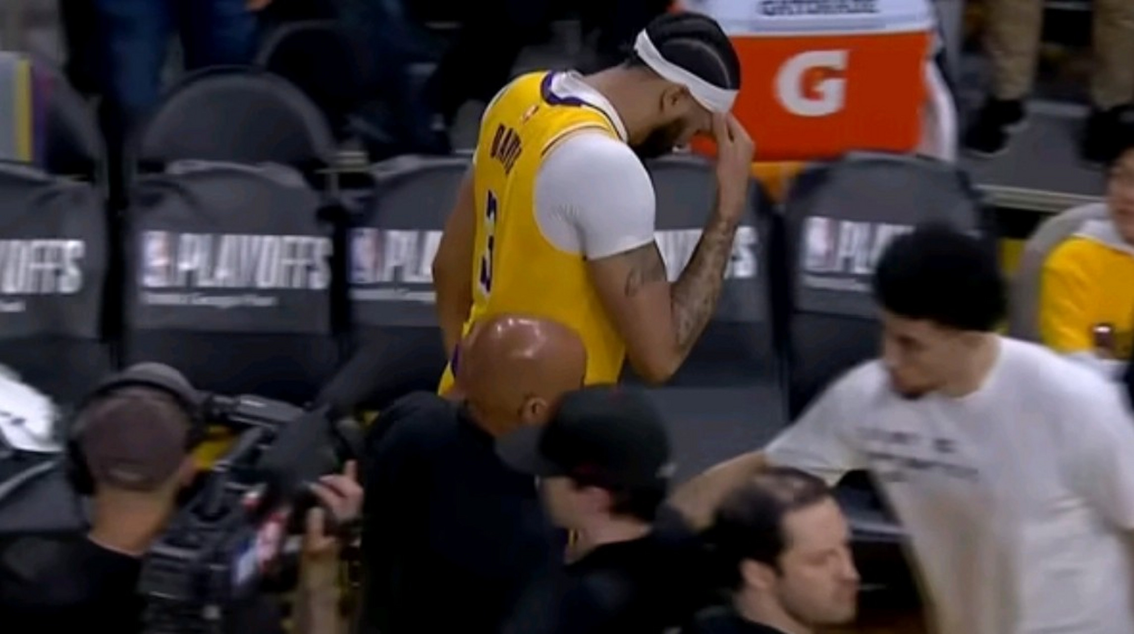 包含热那亚队长受伤离场,球队战力大受影响的词条 包含热那亚队长受伤离场,球队战力大受影响的词条