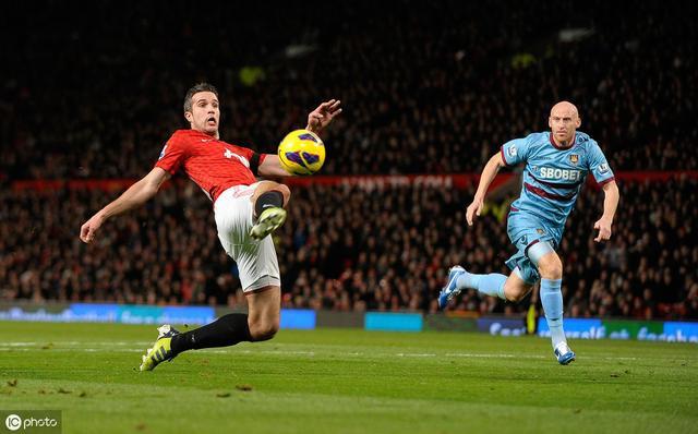 开云体育中国-那不勒斯轻取切尔西，范佩西完成帽子戏法的简单介绍