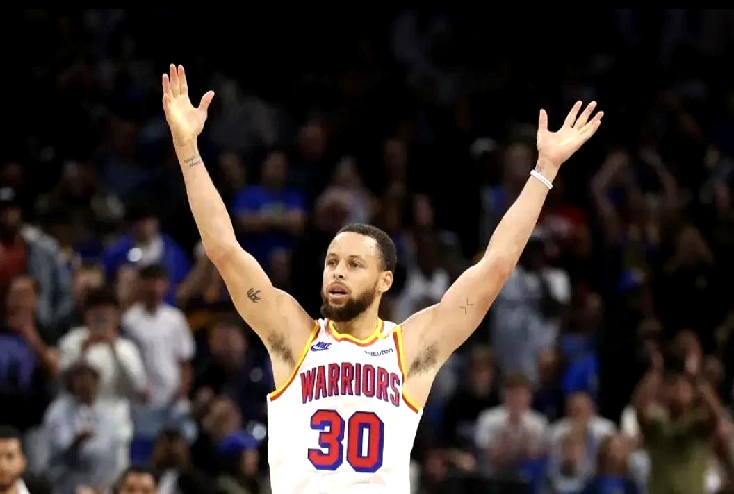 勇士险胜黄蜂,库里迎来热手 勇士险胜黄蜂,库里迎来热手