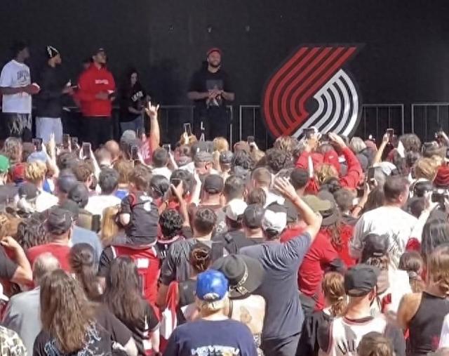 包含篮球赛后采访曝光,内幕引发热议的词条 包含篮球赛后采访曝光,内幕引发热议的词条