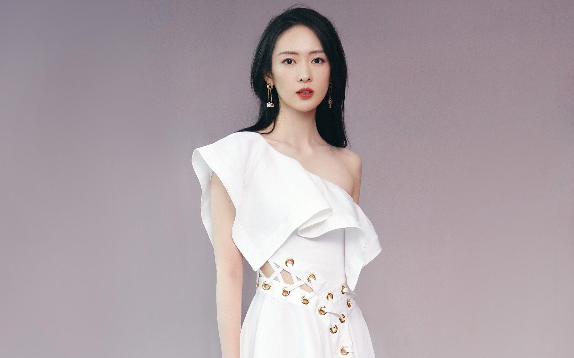 当东方铁壁遇上西方神射,篮球世界的同频回响