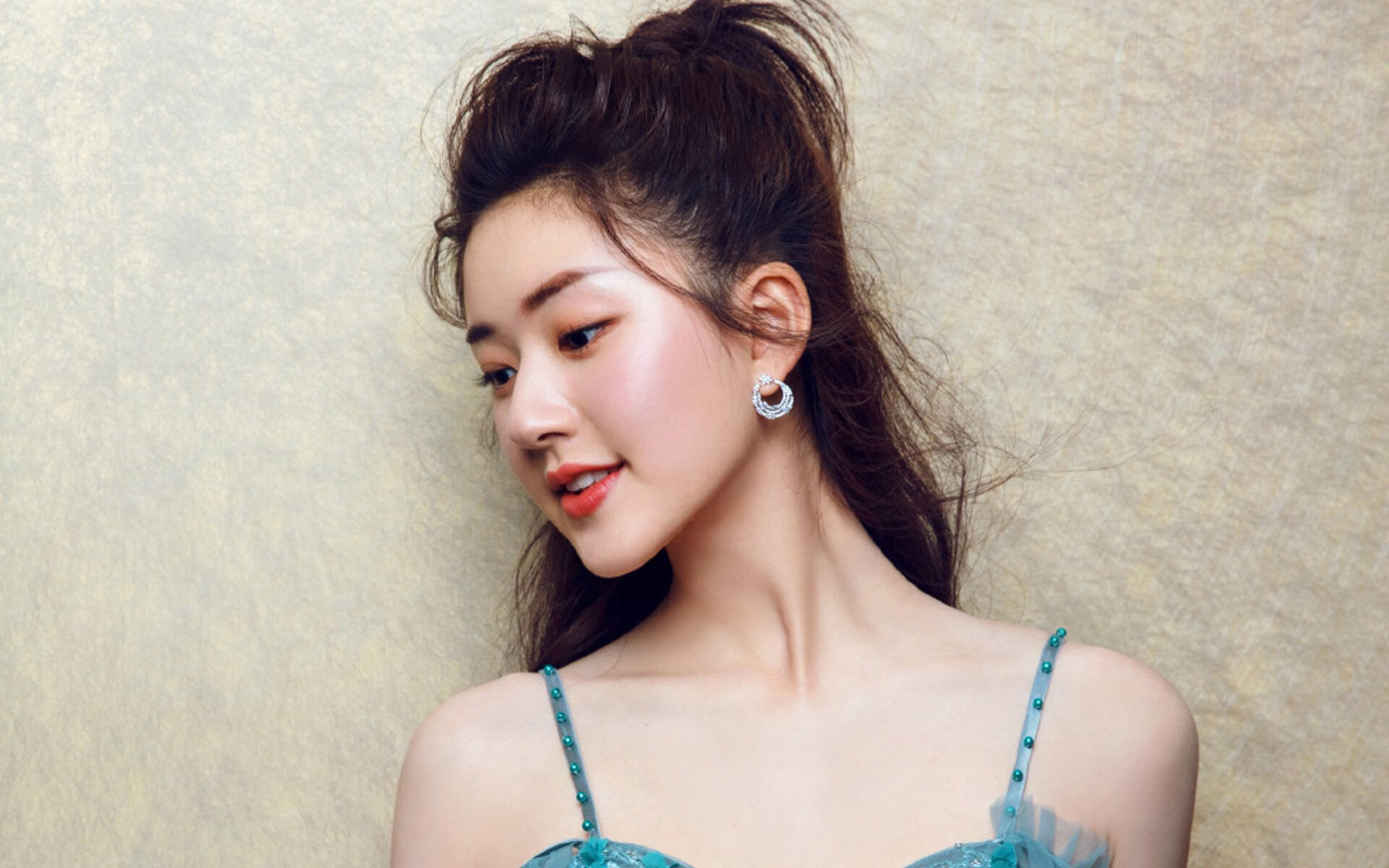 开云体育官方网站-疯狂跨洋，东方回响，数据爆炸与团队掀翻的篮球辩证法