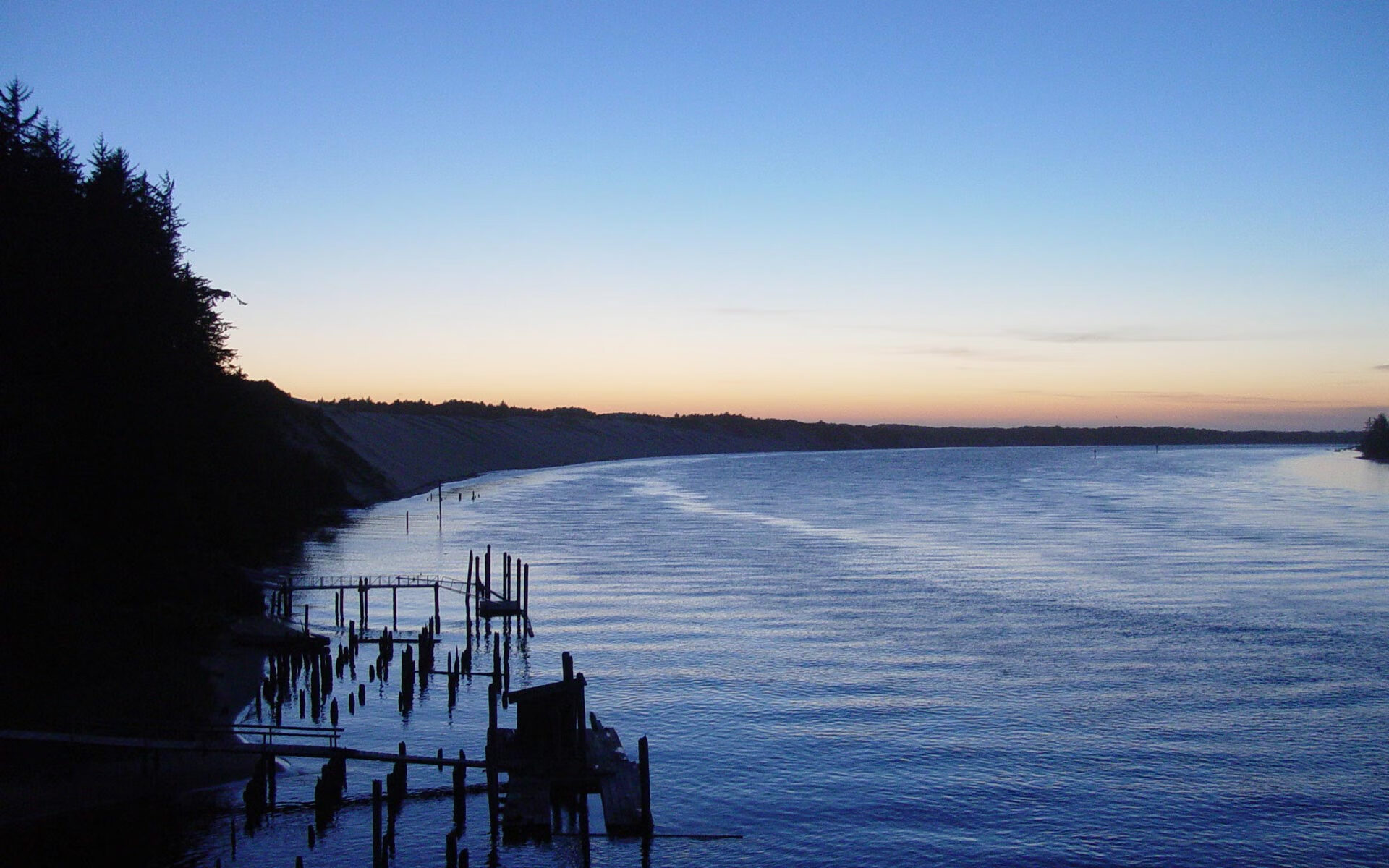 开云体育app-毕尔巴鄂蛮牛冲垮红龙防线，卡拉斯科一剑封喉定乾坤