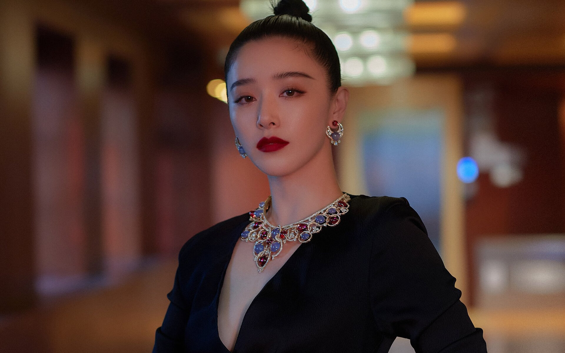 开云体育下载-鹰羽散落，马克西缔造无解传说，步行者新阵终结老鹰赛季